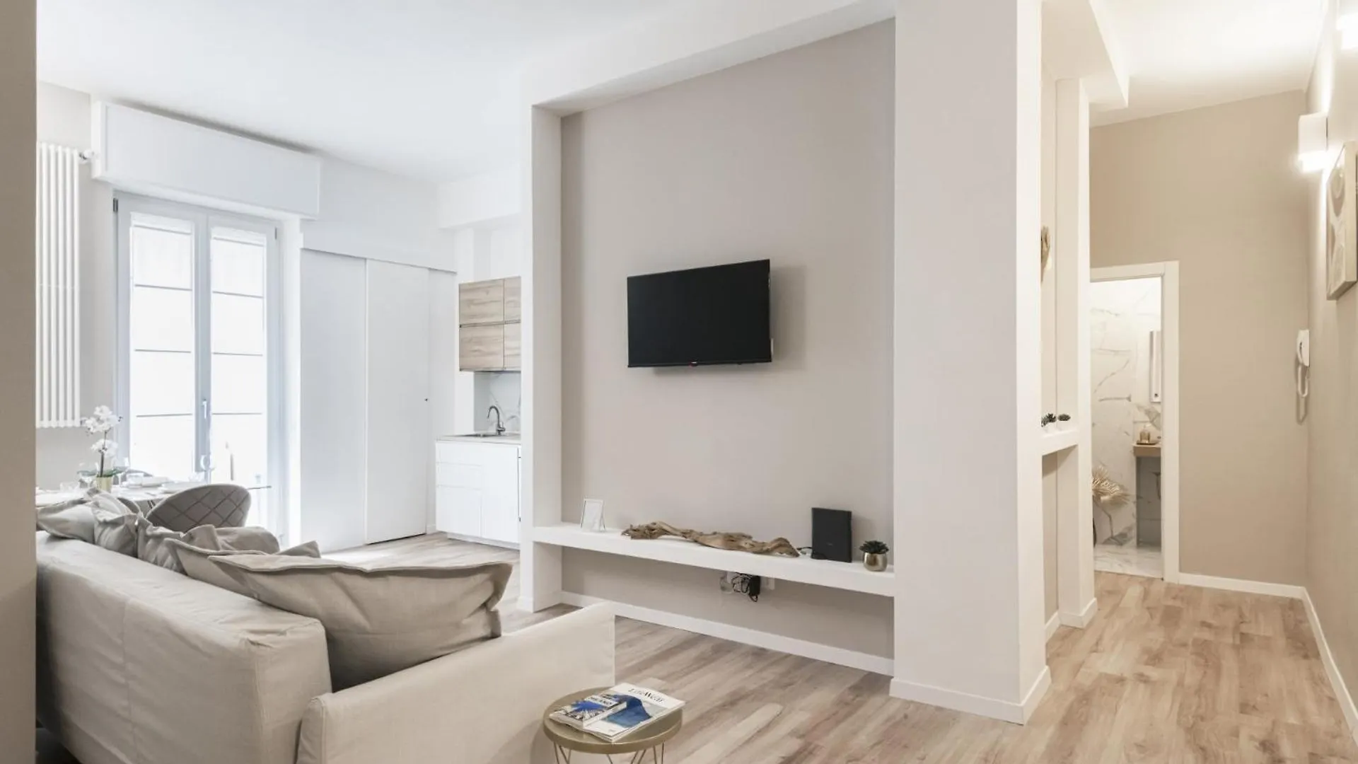 Easylife - Golden Suite Milan 0*,  Italy
