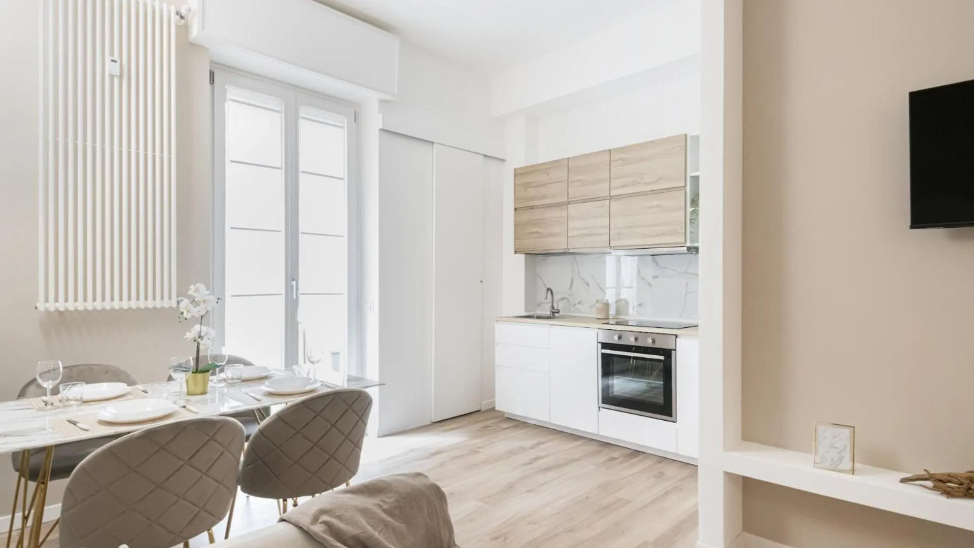 Apartment Easylife - Golden Suite Milan