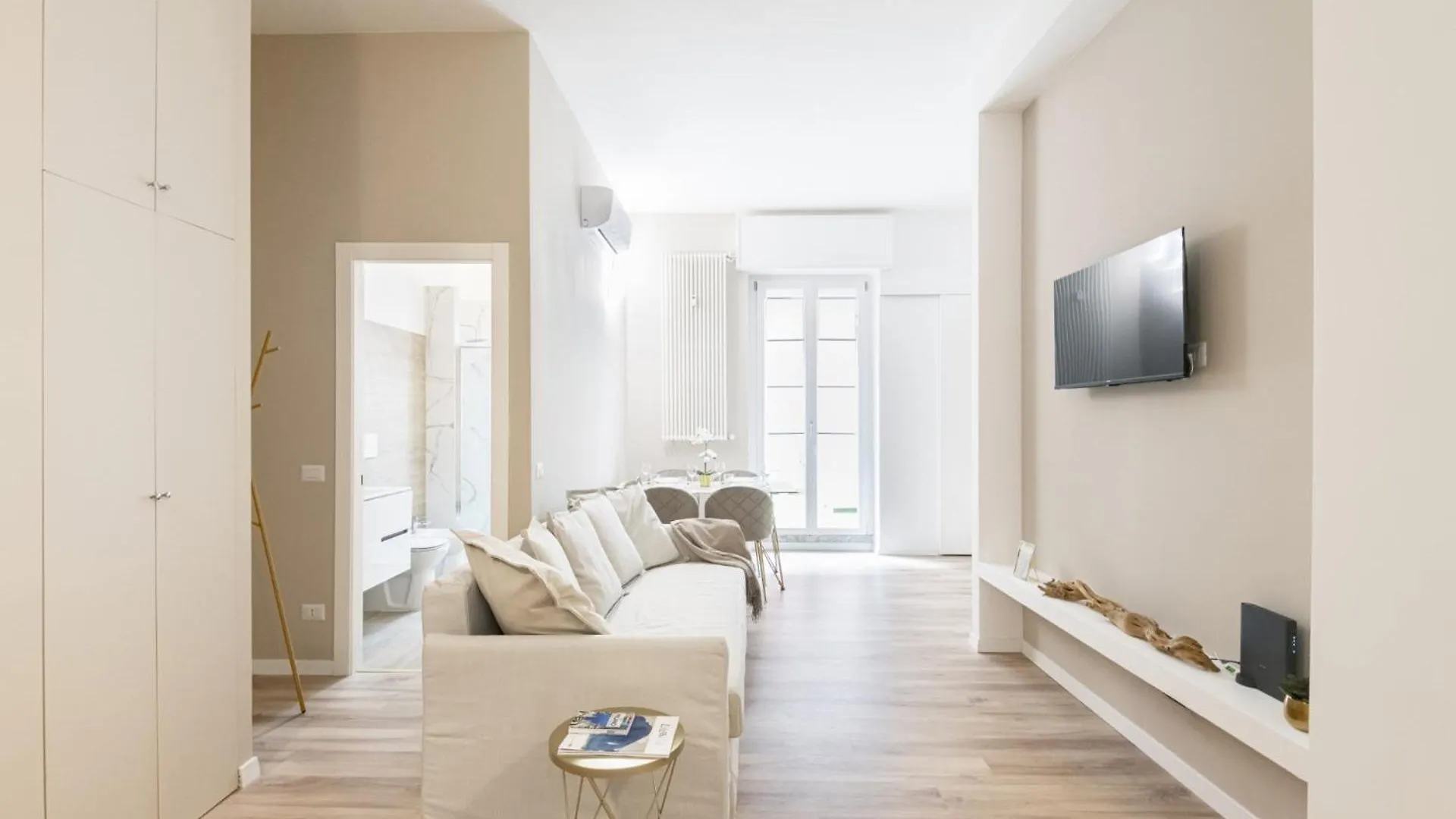 Apartment Easylife - Golden Suite Milan