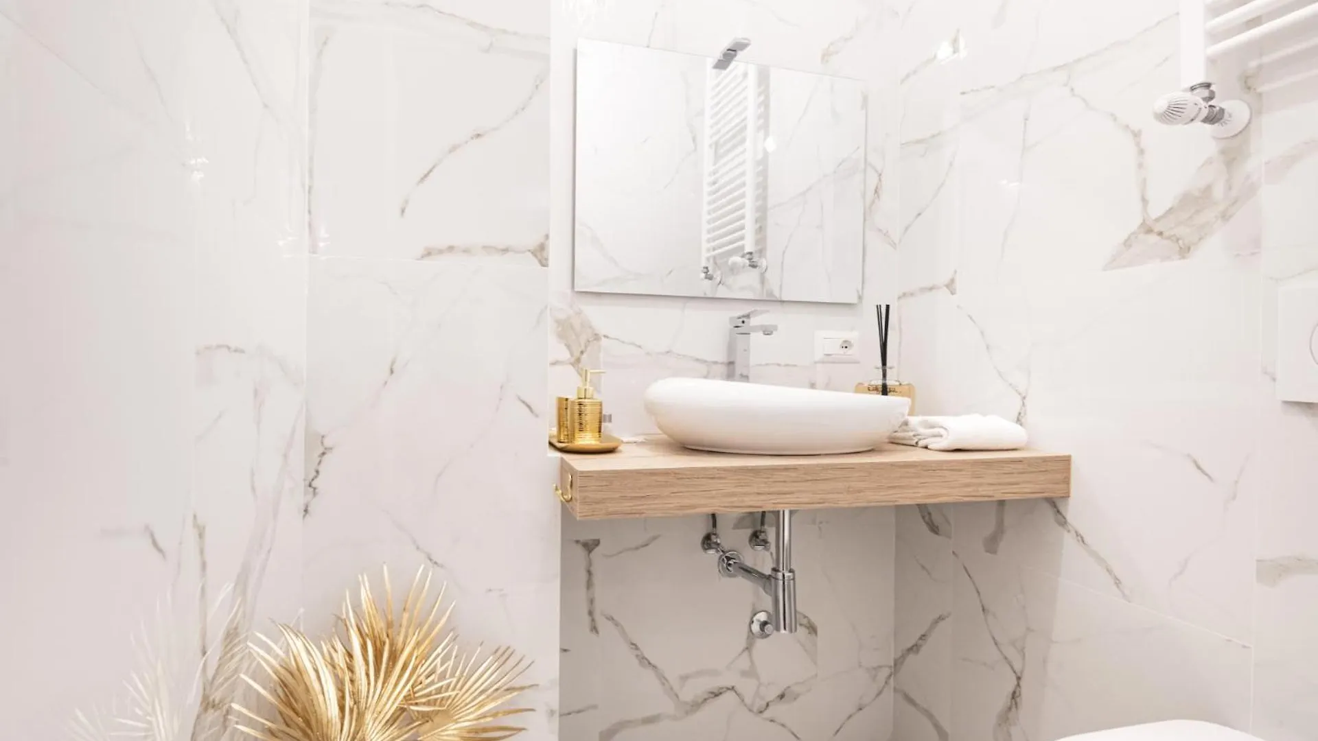 Easylife - Golden Suite Milan