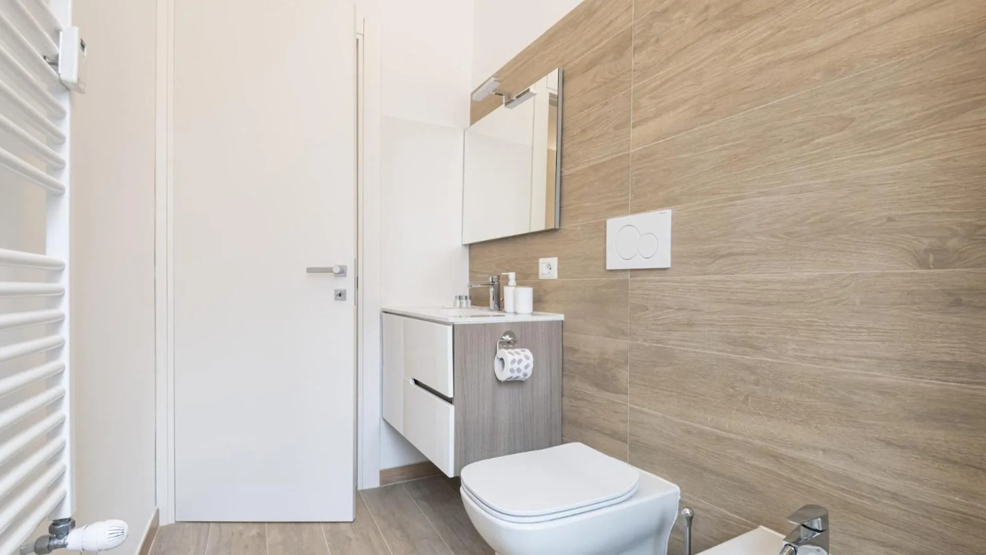 Easylife - Golden Suite Milan Apartment
